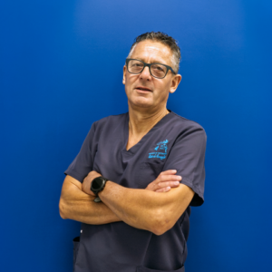 Dott. ERNESTO SCHIEVENIN Dott. Ernesto Schievenin medico veterinario dell'Ospedale Veterinario Città di Conegliano